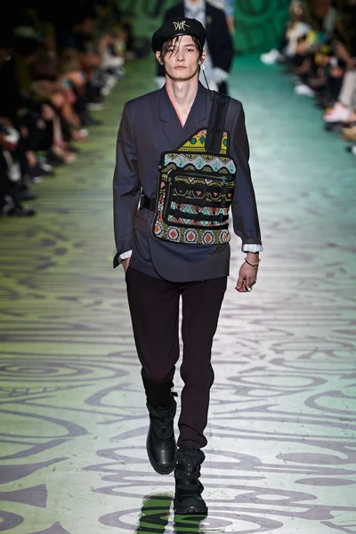 Look 8